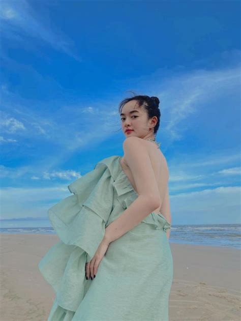 Kaity Nguyễn khoe ảnh diện bikini nóng bỏng vòng một o ép gây chú ý