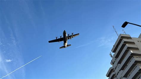 Foto Video Alba Iulia Survolat De Un Avion Militar C Hercules De