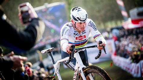 Mathieu Van Der Poel Domina Anche Nella Coppa Del Mondo Di Ciclocross