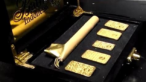 antam pamerkan emas batangan motif batik tribunnewscom