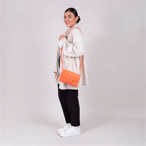 Br O Crossbody Naranja Barbie By Gorett Newyork