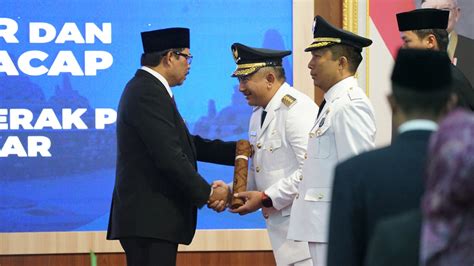 Lantik Bupati Karanganyar Dan Pj Bupati Cilacap Nana Kembali Tekankan