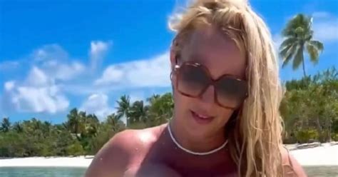 Tények Meztelenül terpesztett a kamera előtt Britney Spears