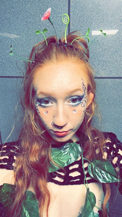 Poison Ivy, at your service : r/OnlyFans101