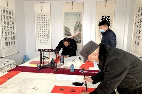 【法治建设——“书·法”迎新春】临淄区司法局凤凰司法所：法治春联添年味 翰墨寄情送平安澎湃号·政务澎湃新闻 The Paper