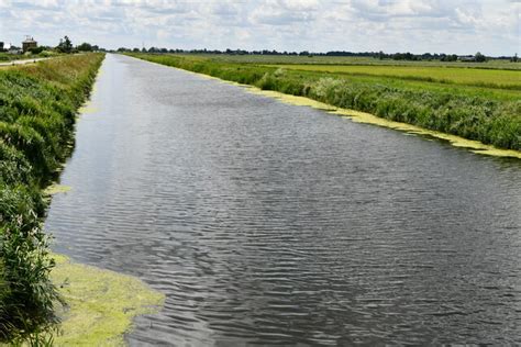 Stonea Sixteen Foot Drain © Michael Garlick Geograph Britain And