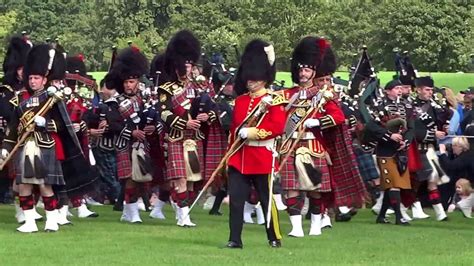 1000 Marching Pipers Pipe Band Parades Scotland Youtube