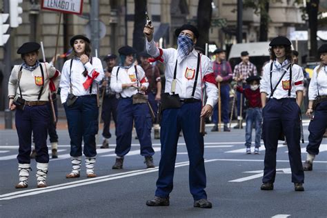 El Alarde Antifaxista Homenajea En Bilbo A Los Batallones Que Lucharon