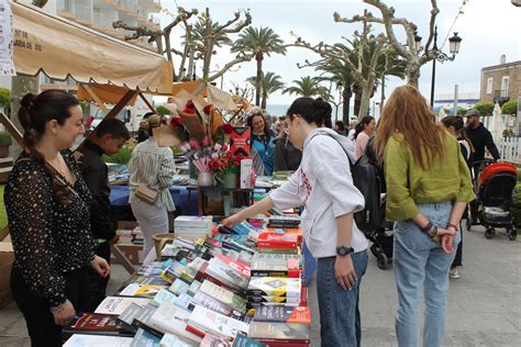 Santa Eul Ria Celebra El S Bado El D A Del Libro Con Una Veintena De