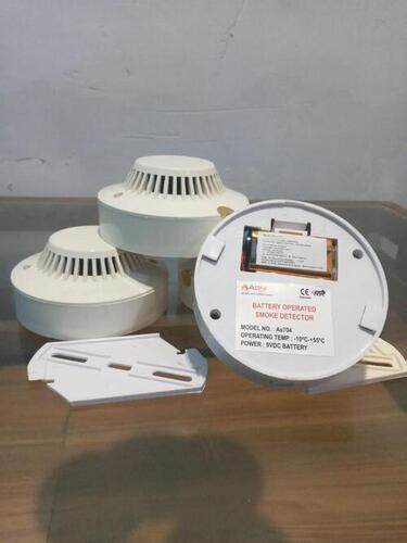 Portable Multi Sensor White Color Smoke Detector For Fire Safety System