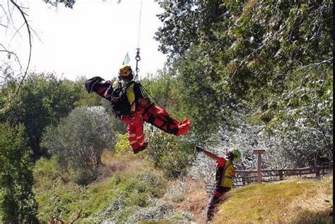 Clusone Escursionista Scivola Per Metri In Un Canalone Salvata Dal