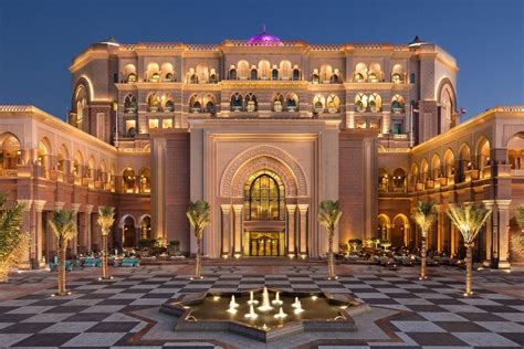 Nh Ng I U B N Ch A Bi T V Kh Ch S N Emirates Palace