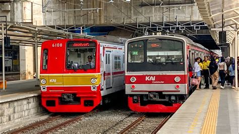 Kumpulan KRL Commuter Line Di Stasiun Manggarai SO 7 Spesial Awal Tahun