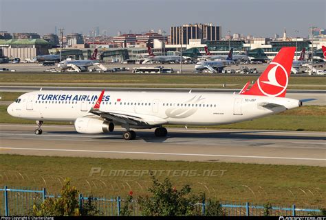 TC JSY Turkish Airlines Airbus A321 231 WL Photo By Charlie Chang ID