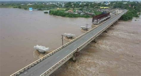 Godavari Swelling Again Fresh Flood Threat To Bhadrachalam