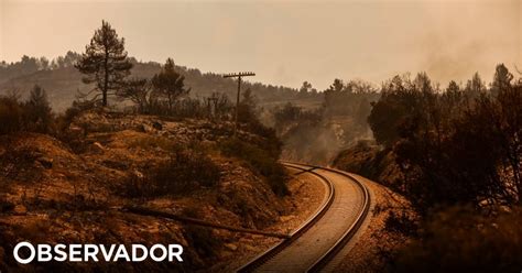 Incêndios em Espanha Comboio ficou cercado pelas chamas e maquinista