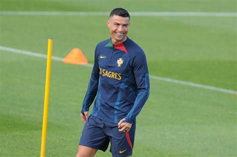 Cristiano Ronaldo vai ser homenageado prémio especial da UEFA