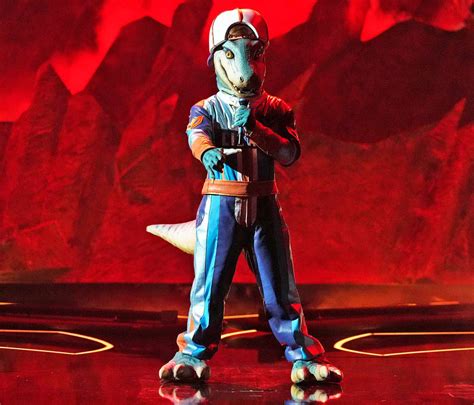 The Masked Singer Reveals Lizard As Sisqo With Thong Song Performance