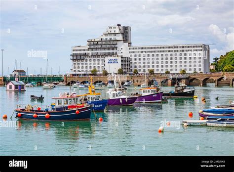 Folkestone`s Burstin Hotel Stock Photo - Alamy