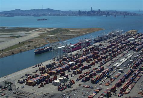 Port of Oakland wins prestigious, international industry awards | AJOT.COM