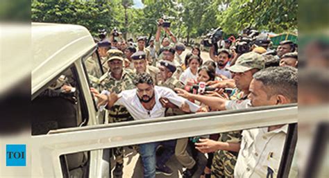 Samir Dash Nsui Members Hurl Eggs At Edu Ministers Residence