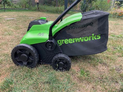 Greenworks 40V 2 in 1 Akku Vertikutierer und Rasenlüfter GD40SC36