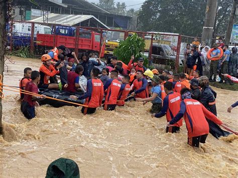 Il Tifone Rai Si Abbatte Sulle Filippine Alluvioni E Frane Almeno