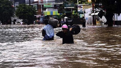 Inundaciones Afectan A Más De 100 000 Personas En Indonesia Cambios