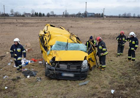 Koszmarny Wypadek Na Drodze Krajowej Nr Pod Przemy Lem Dachowa Bus