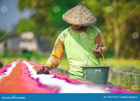 Batik Worker Drying And Colouring Motif Batik Cloth Editorial Photo