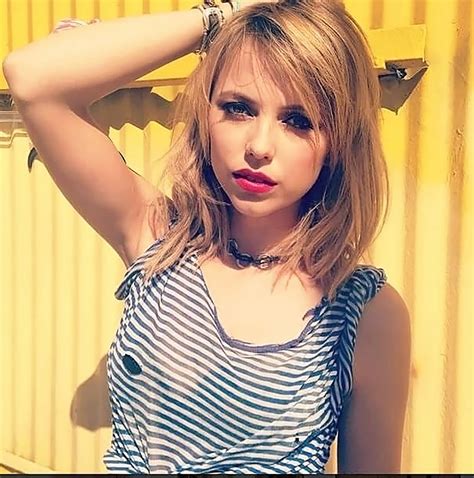 Riley Voelkel Nude Sexy Collection Photos Gifs Videos