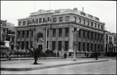 Valparaíso Chile Plaza Sotomayor y edificio Grace c 1940 CHILE