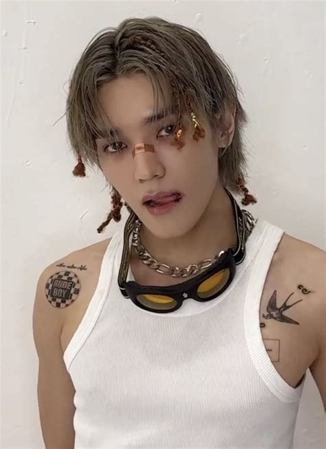 Pin De Yoro En Nct Taeyong Shalala Chicos Bonitos Celebridades Novios