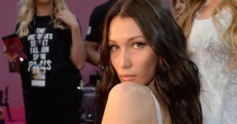 Bella Hadid Dans Les Coulisses Du Victoria S Secret Fashion Show