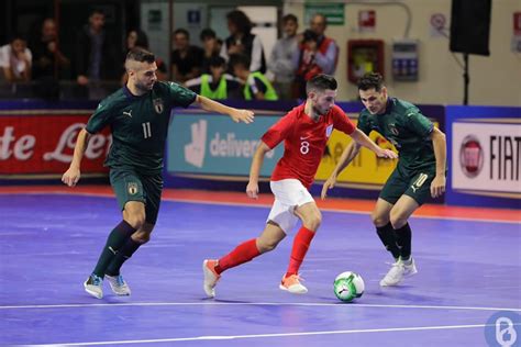 7 Rekomendasi Bola Futsal Terbaik Best Sellerid