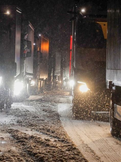 Schnee Und Gl Tte K Nnen Weiter F R Behinderungen Sorgen