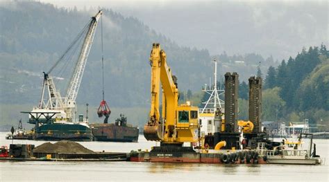 Army Corps Of Engineers Awards Dredging Contract For Columbia Mouth