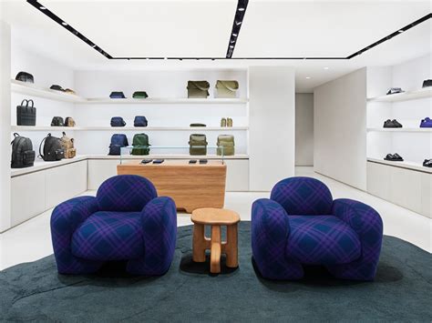 Burberry opens a new store in China - Burberryplc