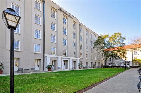 Hampton Inn Charleston Historic District 147 ̶2̶1̶2̶ Updated 2022