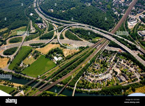 Luftbild Autobahnkreuz Duisburg Kaiserberg A Und Autobahnen A Ruhr