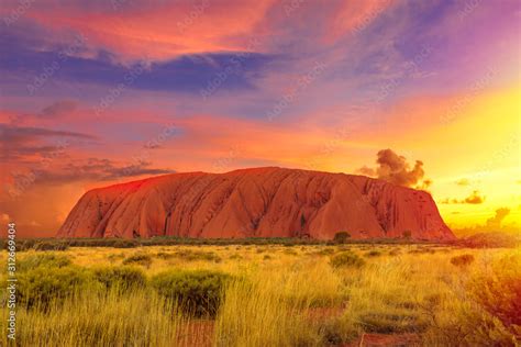 colorful clouds  sunset sky  ayers rock  uluru kata tjuta