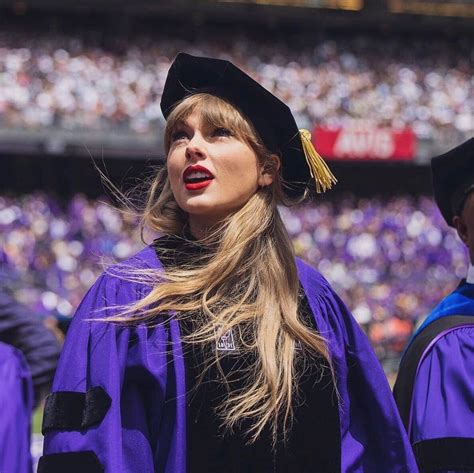 Universal Music Lithuania On Instagram “ladies And Gentlemen Dr Taylor Alison Swift 🎓🎶💜