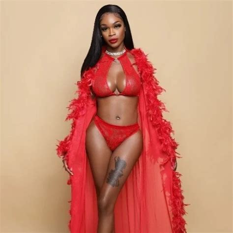 TS Samantha Porsha Eats Cupcakes Topless Shemale Big Ass Porn By FapHouse XHamster