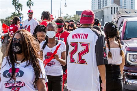 Tampa Bay Buccaneers Super Bowl Boat Parade Pictures