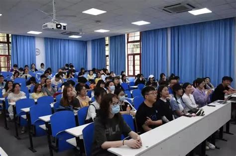 走入国际组织，培养全球视角——“复旦大学荣昶学者经验分享”主题讲座