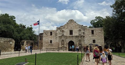 San Antonio Scavenger Hunt Vandretur Og Spil Getyourguide