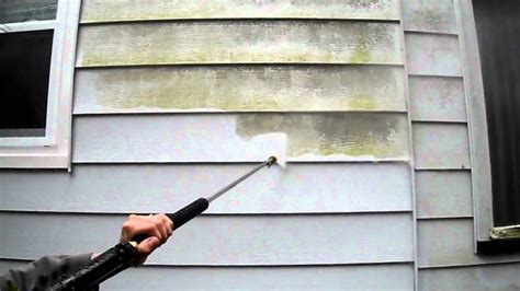 How To Wash Vinyl Siding Like A Professional