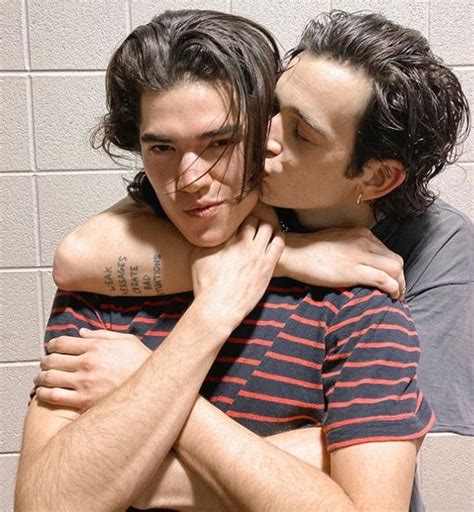 Quick Celeb Facts Is Conan Gray Gay Wife Girlfriend Net Worth Height Parents