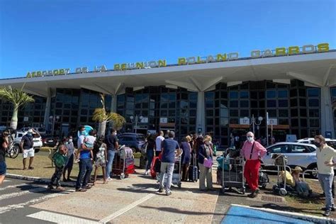 Aéroport Roland Garros près de deux millions de passagers accueillis