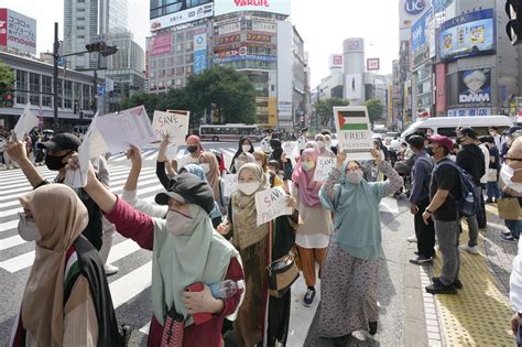 「パレスチナに救いを」 渋谷をデモ行進の人たち47news（よんななニュース）：47都道府県52参加新聞社と共同通信のニュース・情報・速報を